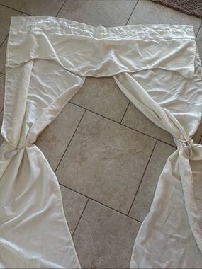 Mainstays Cream Mist Window Set 2 sets of panels size 55x 84